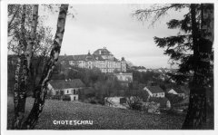 klášter na dobové pohlednici