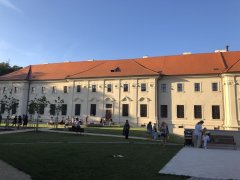 opravená část kláštera