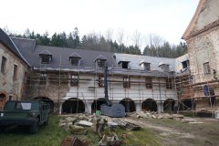 opravy v klášterním areálu