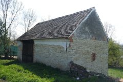 pohled zezadu zleva