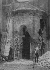 historické foto demolice kostela