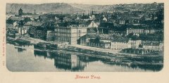 dobová pohlednice kostela (vpravo od kostela sv. Šimona a Judy)