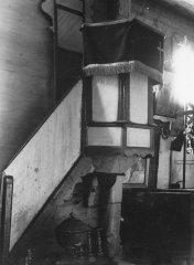 historické foto interiéru původního kostela - kazatelna