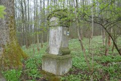 zastavení křížové cesty - pohled zepředu zprava