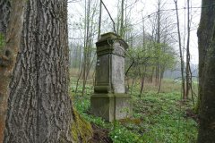zastavení křížové cesty - pohled zepředu zleva