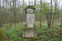 zastavení křížové cesty - pohled zepředu