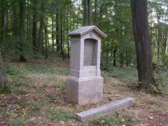 15. zastavení křížové cesty zepředu zleva