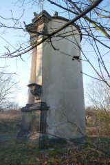 pohled zezadu zprava