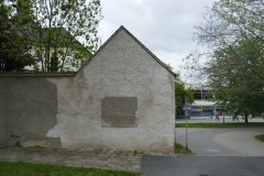 bývalá poustevna - zbytky ohradních zdí