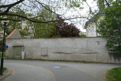 bývalá poustevna - zbytky ohradních zdí