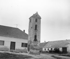 zvonička před zbořením