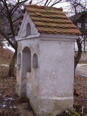 pohled zezadu zleva