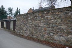 místo, kde kaple stála - pohled zepředu zprava