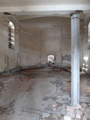 interiér kaple