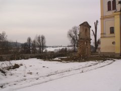 oprava ohradní zdi bývalého hřbitova