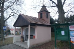 pohled zezadu zleva