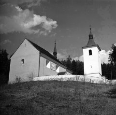 kostel a zvonice na novém místě