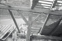 rozebírání krovu