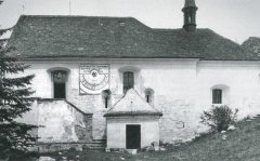 jižní stěna lodi a presbytáře ještě na původním místě