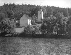 historické foto zvonice a kostela