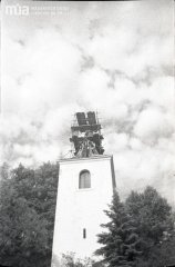 rozebírání střechy zvonice