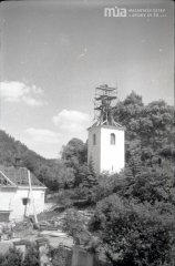 rozebírání střechy zvonice