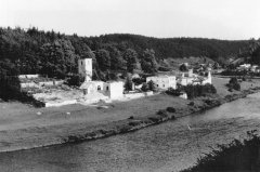 zvonice před odstřelem, exhumace hřbitova