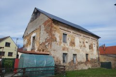 pohled zezadu zprava
