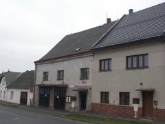 pohled zepředu zprava