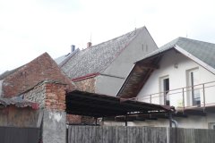 pohled zezadu zleva