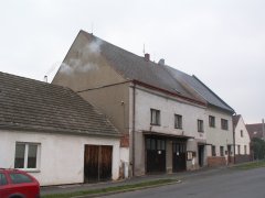 pohled zepředu zleva