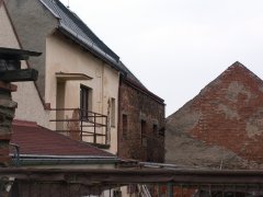 pohled zezadu zprava