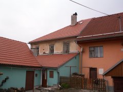 pohled zezadu zprava