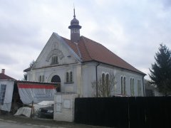pohled zepředu zprava
