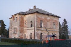 pohled zezadu zleva