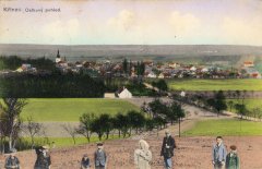 dobová pohlednice městyse s márnicí (vpravo od středu)