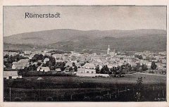 historické foto hřbitova (zcela vpravo)