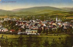 historické foto města se hřbitovem (vpravo)