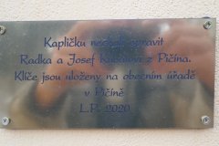 informační tabulka na kapli