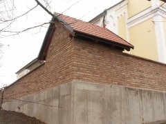 pohled zezadu zleva