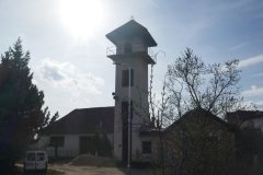 pohled zezadu zprava