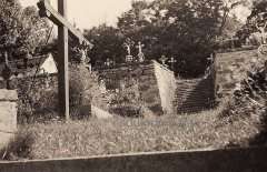 historické foto márnice (zcela vlevo nahoře)