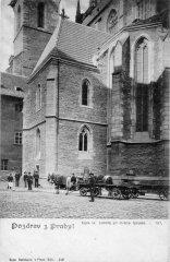 kaple na dobové pohlednici