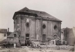 historické foto demolice kostela