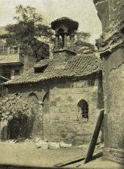 historické foto části kostela (vpravo od kaple)