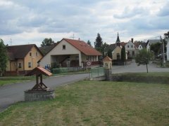 pohled zezadu zprava (u mostu)