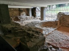 pozůstatky ubouraného presbytáře kostela
