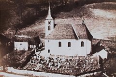 historické foto fary (zcela vlevo)