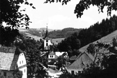 historické foto fary (před kostelem)