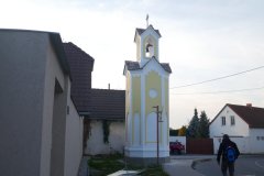 pohled zezadu zleva
